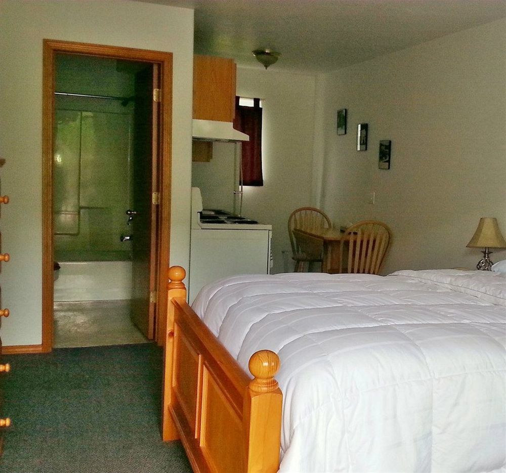 Clark Fork Lodge Ngoại thất bức ảnh